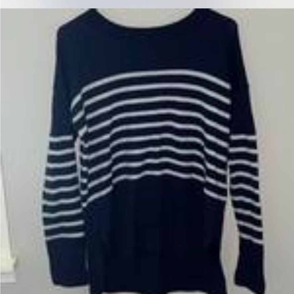 Sweater - Picture 4 of 4